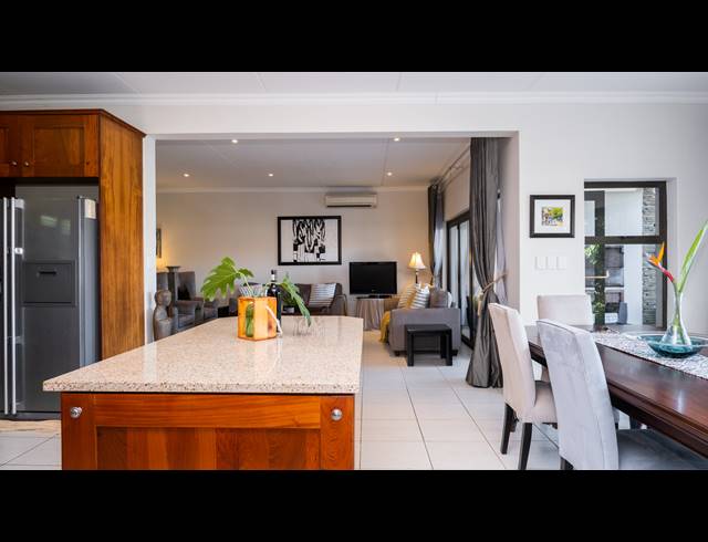 3 BEDROOM TOWNHOUSE TO LET IN ZIMBALI ESTATE